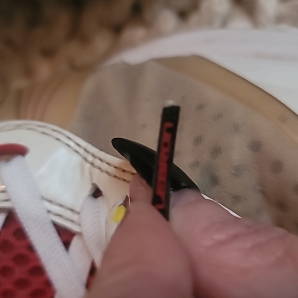 Nike LeBron James 828 - Picture 9 of 9